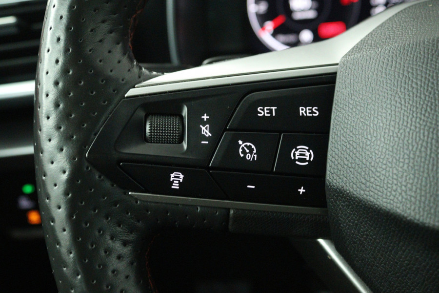 Seat Leon 1.5 eTSI FR Launch Edition Automaat (VIRTUAL COCKPIT, NAVIGATIE, TREKHAAK, ADAPTIVE CRUISE, STUUR-/STOELVERWARMING)