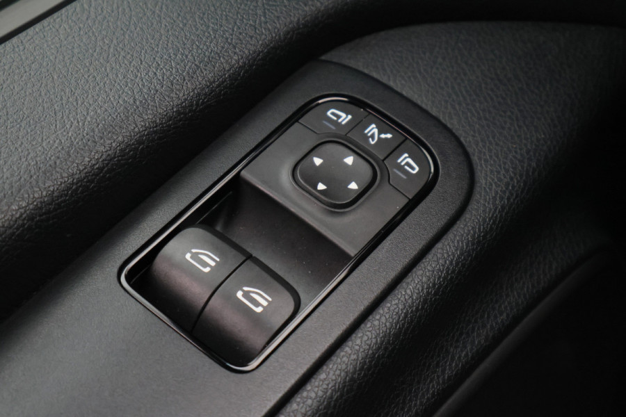 Mercedes-Benz Sprinter 319 3.0 CDI V6 Automaat L2H2 Leer, 3-Zits, LED, Camera, ACC, Airco, Rijstrooksensor, Trekhaak, 18''