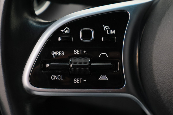 Mercedes-Benz Sprinter 319 3.0 CDI V6 Automaat L2H2 Leer, 3-Zits, LED, Camera, ACC, Airco, Rijstrooksensor, Trekhaak, 18''