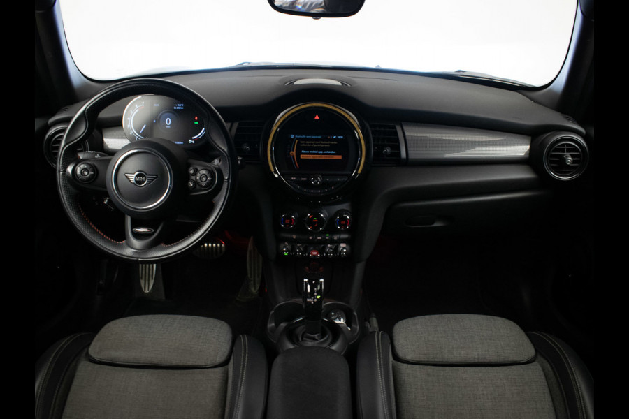 MINI Mini 1.5 Cooper Dalston Edition JCW (SPECIAL EDITION,NAVI,PDC,CLIMATE,CRUISE,GETINT,LED,SPORTSTOELEN,LM VELGEN,NETTE STAAT)