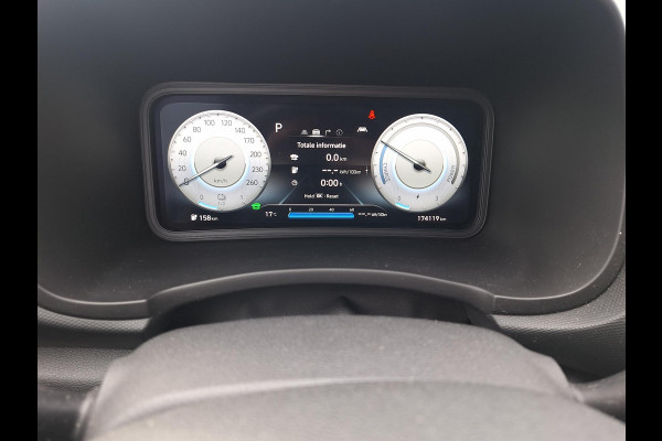 Hyundai Kona EV Fashion 64 kWh | SOH: 94,5% | 3 Fase | Warmtepomp | Blindspot | Navi | Camera |