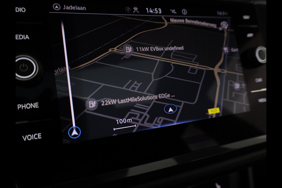 Volkswagen Tiguan 1.5 TSI R-Line 150 pk Automaat (DSG) | Navigatie | Panoramadak | Trekhaak (wegklapbaar) | Parkeersensoren (Park assist) | Achteruitrijcamera | Stoelverwarming | R-Line |