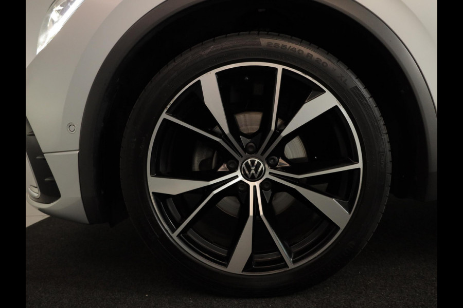 Volkswagen Tiguan 1.5 TSI R-Line 150 pk Automaat (DSG) | Navigatie | Panoramadak | Trekhaak (wegklapbaar) | Parkeersensoren (Park assist) | Achteruitrijcamera | Stoelverwarming | R-Line |