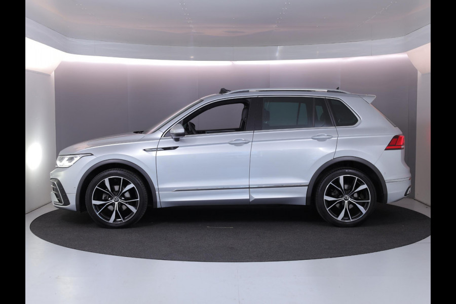 Volkswagen Tiguan 1.5 TSI R-Line 150 pk Automaat (DSG) | Navigatie | Panoramadak | Trekhaak (wegklapbaar) | Parkeersensoren (Park assist) | Achteruitrijcamera | Stoelverwarming | R-Line |