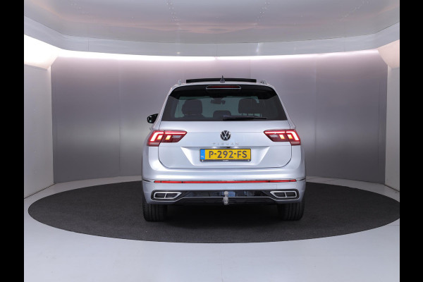 Volkswagen Tiguan 1.5 TSI R-Line 150 pk Automaat (DSG) | Navigatie | Panoramadak | Trekhaak (wegklapbaar) | Parkeersensoren (Park assist) | Achteruitrijcamera | Stoelverwarming | R-Line |