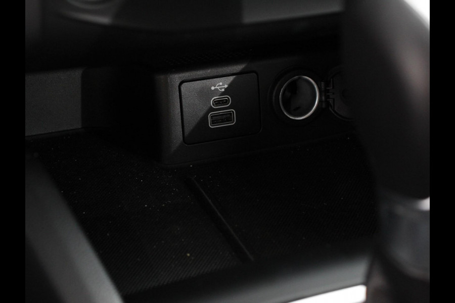 Ford Focus 1.0 EcoBoost 155pk Hybrid Automaat Active X | Navigatie | Climate Control | Camera | Parkeer sensoren | B&O | DAB | Led | Lichtmetalen velgen