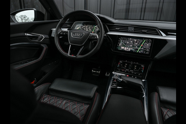Audi Q8 e-tron 50 quattro S Edition 95 kWh · NL-auto · Panoramadak · RS-seats · Memory seats · Leder · Adaptive cruise · Keyless · Stuurverwarm
