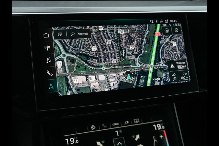 Audi Q8 e-tron 50 quattro S Edition 95 kWh · NL-auto · Panoramadak · RS-seats · Memory seats · Leder · Adaptive cruise · Keyless · Stuurverwarm