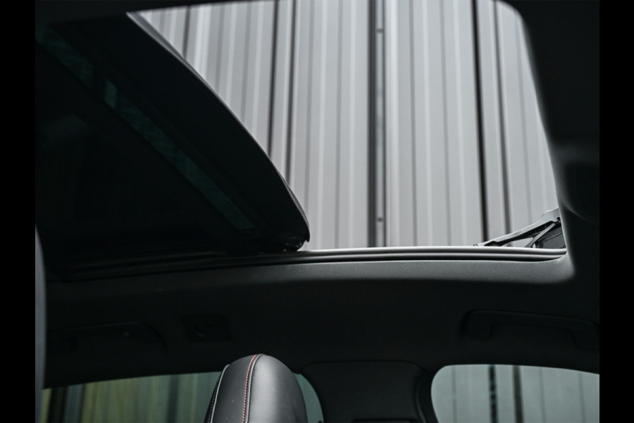 Audi Q8 e-tron 50 quattro S Edition 95 kWh · NL-auto · Panoramadak · RS-seats · Memory seats · Leder · Adaptive cruise · Keyless · Stuurverwarm