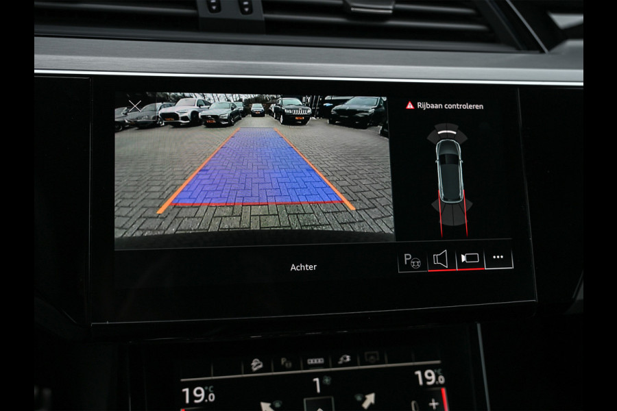 Audi Q8 e-tron 50 quattro S Edition 95 kWh · NL-auto · Panoramadak · RS-seats · Memory seats · Leder · Adaptive cruise · Keyless · Stuurverwarm