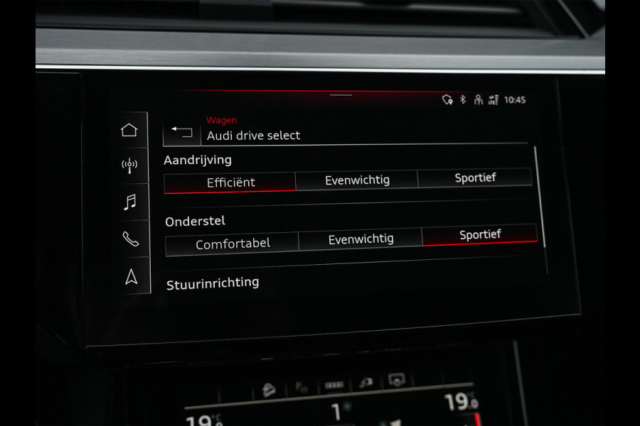 Audi Q8 e-tron 50 quattro S Edition 95 kWh · NL-auto · Panoramadak · RS-seats · Memory seats · Leder · Adaptive cruise · Keyless · Stuurverwarm