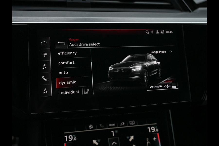 Audi Q8 e-tron 50 quattro S Edition 95 kWh · NL-auto · Panoramadak · RS-seats · Memory seats · Leder · Adaptive cruise · Keyless · Stuurverwarm