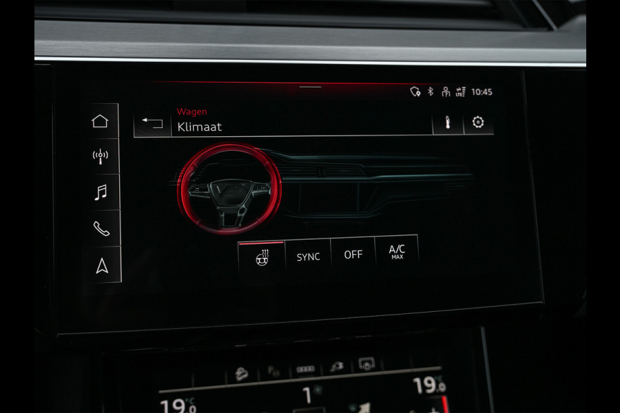 Audi Q8 e-tron 50 quattro S Edition 95 kWh · NL-auto · Panoramadak · RS-seats · Memory seats · Leder · Adaptive cruise · Keyless · Stuurverwarm