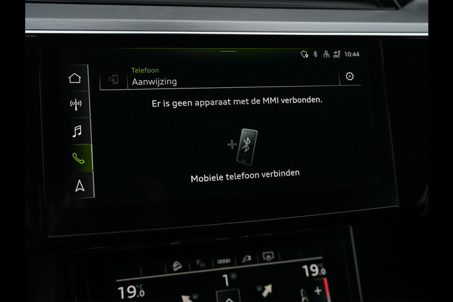 Audi Q8 e-tron 50 quattro S Edition 95 kWh · NL-auto · Panoramadak · RS-seats · Memory seats · Leder · Adaptive cruise · Keyless · Stuurverwarm