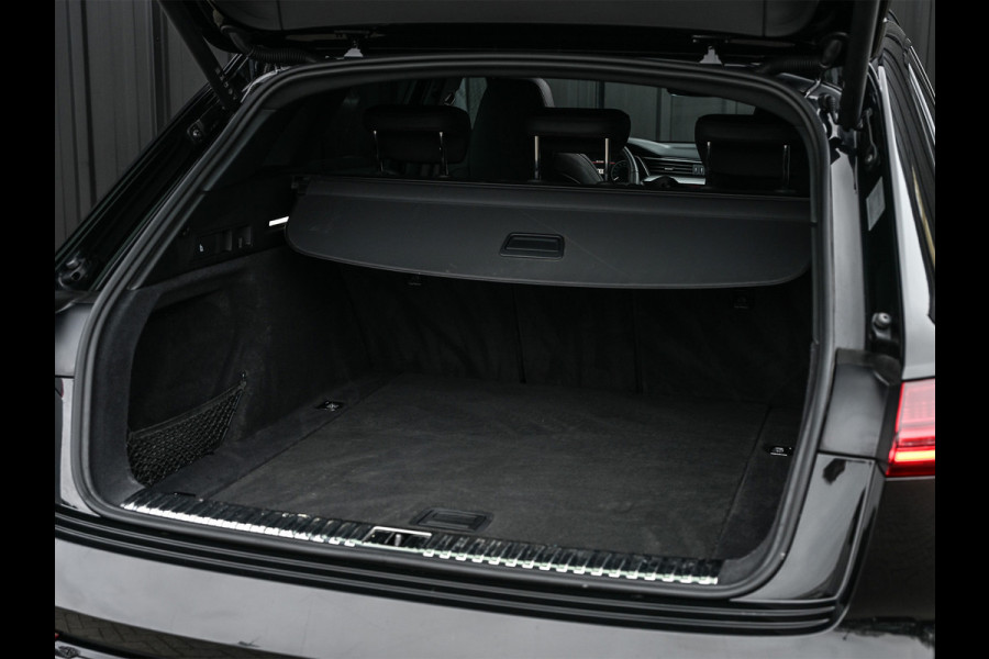 Audi Q8 e-tron 50 quattro S Edition 95 kWh · NL-auto · Panoramadak · RS-seats · Memory seats · Leder · Adaptive cruise · Keyless · Stuurverwarm
