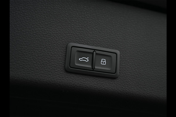 Audi Q8 e-tron 50 quattro S Edition 95 kWh · NL-auto · Panoramadak · RS-seats · Memory seats · Leder · Adaptive cruise · Keyless · Stuurverwarm