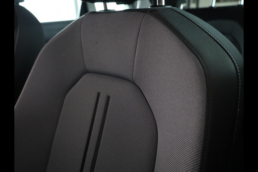 Seat Leon Sportstourer 1.5 TSI e-Hybrid Style Business Intense | Magnetic Tech Metallic | Matrix LED Koplampen