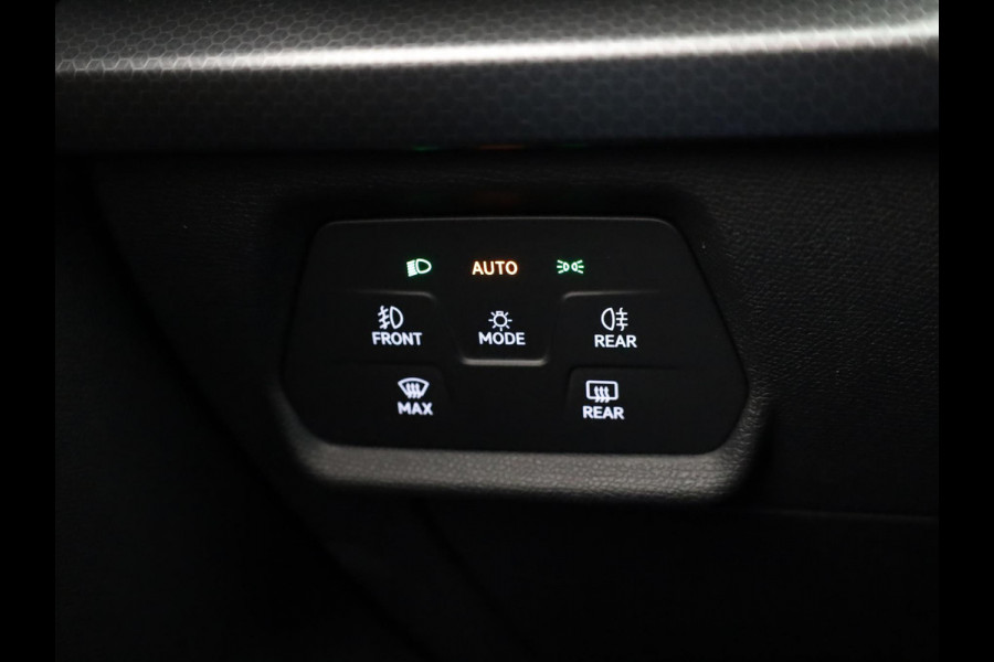 Seat Leon Sportstourer 1.5 TSI e-Hybrid Style Business Intense | Magnetic Tech Metallic | Matrix LED Koplampen