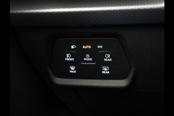 Seat Leon Sportstourer 1.5 TSI e-Hybrid Style Business Intense | Magnetic Tech Metallic | Matrix LED Koplampen