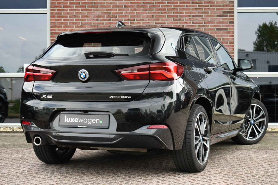 BMW X2 xDrive25e M-Sport Pano HUD El-zetels Camera Carplay 19inch