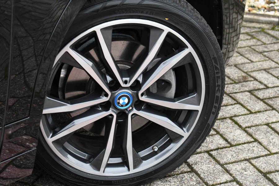 BMW X2 xDrive25e M-Sport Pano HUD El-zetels Camera Carplay 19inch