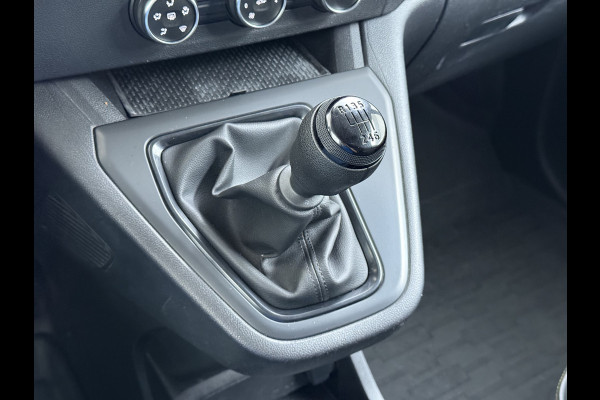 Renault Kangoo D 96pk €0,- BTW/BPM !! Luxe Navi Airco Camera 1/2 Leer Trekhaak Euro 6 Apple Carplay Android PDC Cruise Control Lmv Pure-Vision  1.5DCi Betonplexvloer Wandbetimmering Achterdeuren Schuifdeuren Sidebars Priv.Glass Licht-Regensensor Mistlampen Nieuwe Model 1.500KG Trekgewicht 1e Eigenaar Origineel Nederlandse Auto EURO 6 Nieuw ruim €34.000 euro!