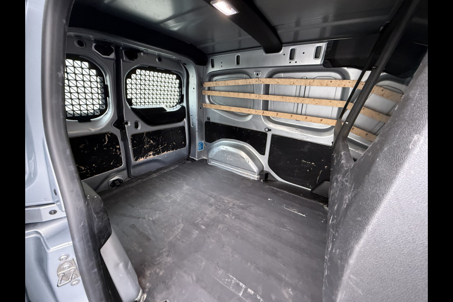 Renault Kangoo D 96pk €0,- BTW/BPM !! Luxe Navi Airco Camera 1/2 Leer Trekhaak Euro 6 Apple Carplay Android PDC Cruise Control Lmv Pure-Vision  1.5DCi Betonplexvloer Wandbetimmering Achterdeuren Schuifdeuren Sidebars Priv.Glass Licht-Regensensor Mistlampen Nieuwe Model 1.500KG Trekgewicht 1e Eigenaar Origineel Nederlandse Auto EURO 6 Nieuw ruim €34.000 euro!