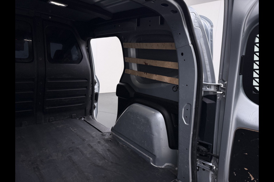 Renault Kangoo D 96pk €0,- BTW/BPM !! Luxe Navi Airco Camera 1/2 Leer Trekhaak Euro 6 Apple Carplay Android PDC Cruise Control Lmv Pure-Vision  1.5DCi Betonplexvloer Wandbetimmering Achterdeuren Schuifdeuren Sidebars Priv.Glass Licht-Regensensor Mistlampen Nieuwe Model 1.500KG Trekgewicht 1e Eigenaar Origineel Nederlandse Auto EURO 6 Nieuw ruim €34.000 euro!