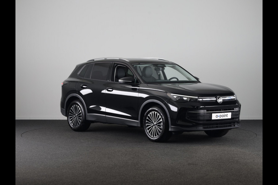 Volkswagen Tiguan 1.5 eTSI Life Edition GOAL 130 pk Automaat (DSG) | Navigatie | Trekhaak (wegklapbaar) | Parkeersensoren (Park assist) | Rondomzicht camera | Stoelverwarming |