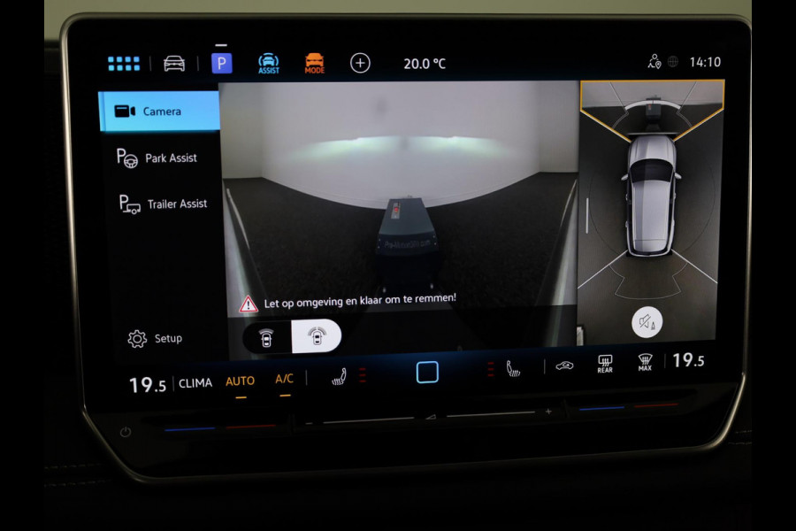 Volkswagen Tiguan 1.5 eTSI Life Edition GOAL 130 pk Automaat (DSG) | Navigatie | Trekhaak (wegklapbaar) | Parkeersensoren (Park assist) | Rondomzicht camera | Stoelverwarming |