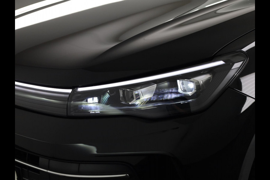 Volkswagen Tiguan 1.5 eTSI Life Edition GOAL 130 pk Automaat (DSG) | Navigatie | Trekhaak (wegklapbaar) | Parkeersensoren (Park assist) | Rondomzicht camera | Stoelverwarming |