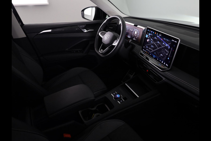 Volkswagen Tiguan 1.5 eTSI Life Edition GOAL 130 pk Automaat (DSG) | Navigatie | Trekhaak (wegklapbaar) | Parkeersensoren (Park assist) | Rondomzicht camera | Stoelverwarming |