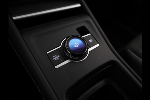 Volkswagen Tiguan 1.5 eTSI Life Edition GOAL 130 pk Automaat (DSG) | Navigatie | Trekhaak (wegklapbaar) | Parkeersensoren (Park assist) | Rondomzicht camera | Stoelverwarming |