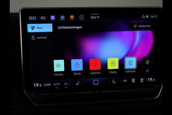 Volkswagen Tiguan 1.5 eTSI Life Edition GOAL 130 pk Automaat (DSG) | Navigatie | Trekhaak (wegklapbaar) | Parkeersensoren (Park assist) | Rondomzicht camera | Stoelverwarming |