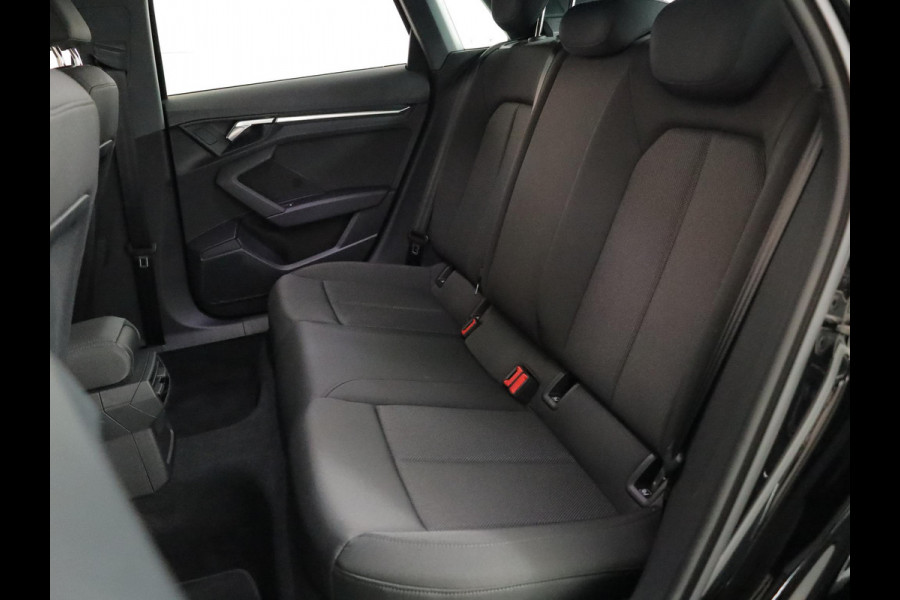 Audi A3 Sportback 30 TFSI Pro Line 110 pk | Navigatie via App | Parkeersensoren achter | Cruise control | LED koplampen | Apple Carplay/Android Auto |