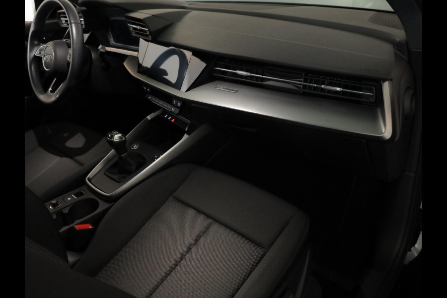 Audi A3 Sportback 30 TFSI Pro Line 110 pk | Navigatie via App | Parkeersensoren achter | Cruise control | LED koplampen | Apple Carplay/Android Auto |