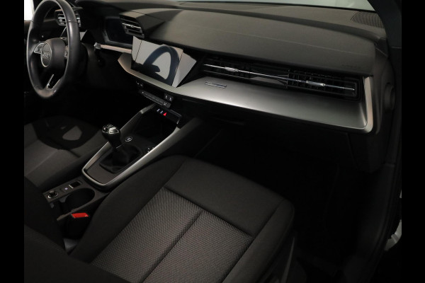 Audi A3 Sportback 30 TFSI Pro Line 110 pk | Navigatie via App | Parkeersensoren achter | Cruise control | LED koplampen | Apple Carplay/Android Auto |