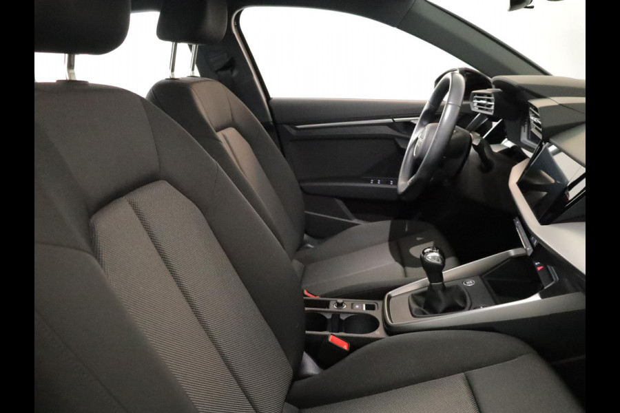 Audi A3 Sportback 30 TFSI Pro Line 110 pk | Navigatie via App | Parkeersensoren achter | Cruise control | LED koplampen | Apple Carplay/Android Auto |