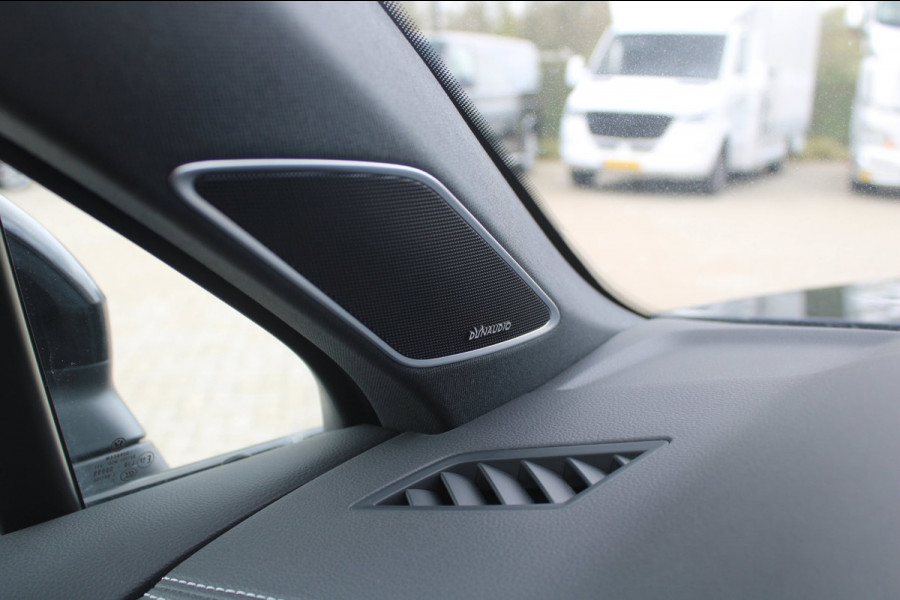 Volkswagen Touareg 3.0 TSi eHybrid 462pk 4MOTION R | Pano | HUD | Luchtvering | Massage | Elek. trekhaak