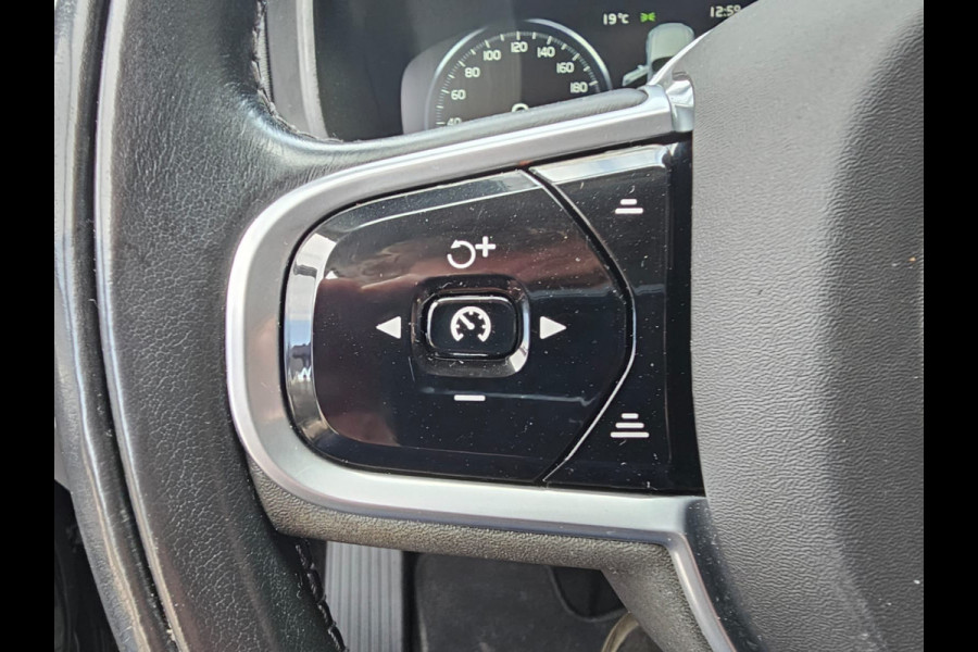 Volvo V90 2.0 T4 Momentum | Automaat | LED | Trekhaak | App-connect | Leder | Stuur & stoelverwarming | BLIS | Elek. stoelen | Elek. achterklep |