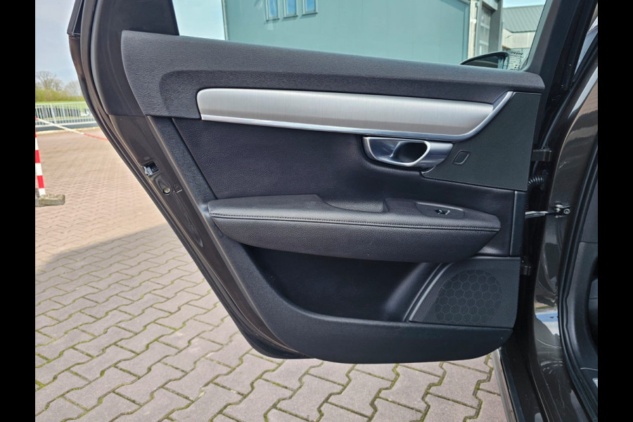 Volvo V90 2.0 T4 Momentum | Automaat | LED | Trekhaak | App-connect | Leder | Stuur & stoelverwarming | BLIS | Elek. stoelen | Elek. achterklep |