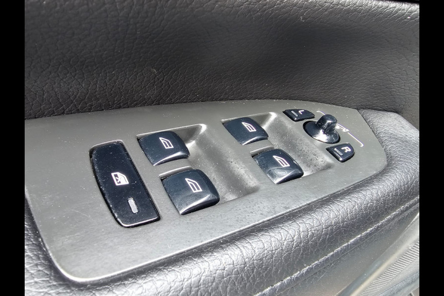 Volvo V90 2.0 T4 Momentum | Automaat | LED | Trekhaak | App-connect | Leder | Stuur & stoelverwarming | BLIS | Elek. stoelen | Elek. achterklep |