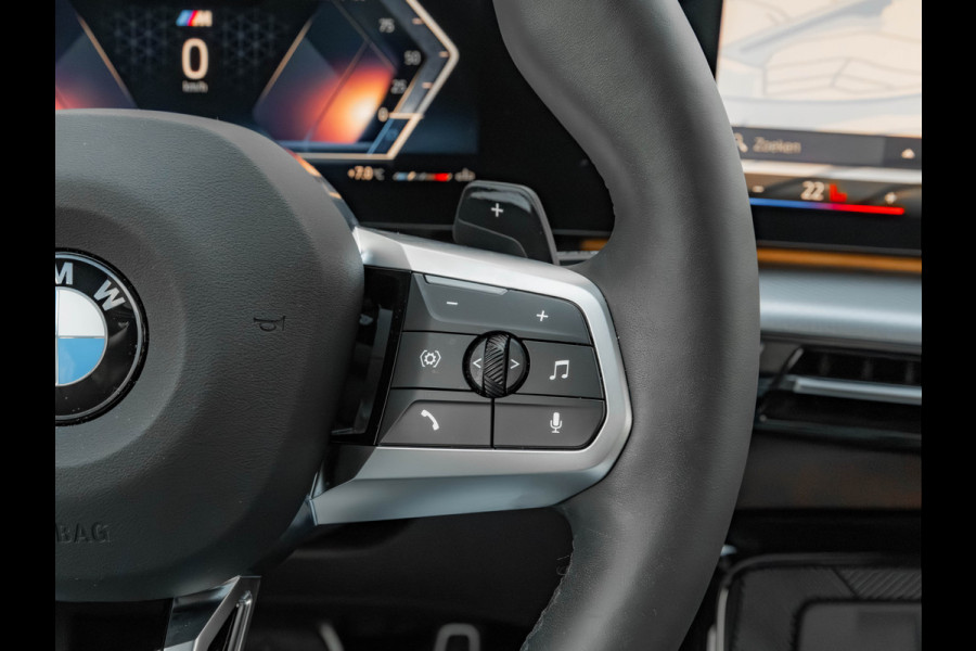 BMW X1 sDrive18i M-Sport - Pano - Trekhaak - Memory - ACC - Harman Kardon