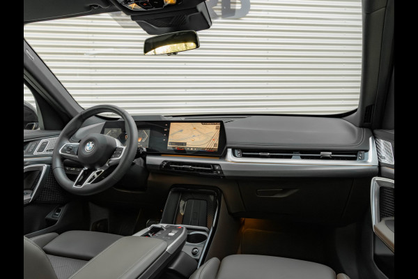 BMW X1 sDrive18i M-Sport - Pano - Trekhaak - Memory - ACC - Harman Kardon