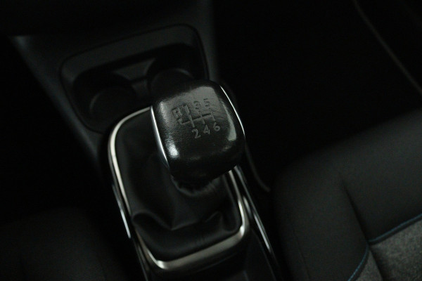 Citroën C4 Cactus 1.2 PureTech Shine (NAVIGATIE, TREKHAAK, CARPLAY, CAMERA, LED, PARKEERSENSOREN)