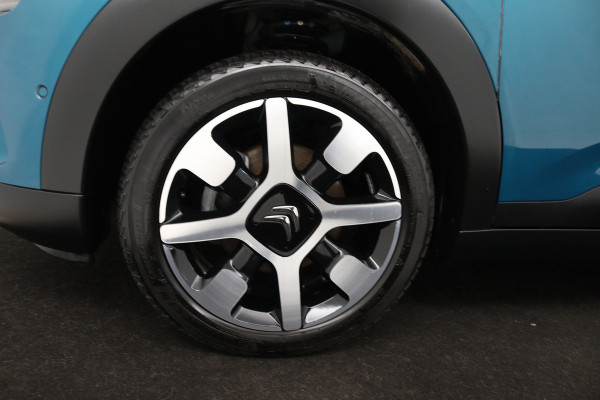 Citroën C4 Cactus 1.2 PureTech Shine (NAVIGATIE, TREKHAAK, CARPLAY, CAMERA, LED, PARKEERSENSOREN)