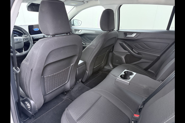 Ford FOCUS Wagon T 125PK Hybride Trekhaak Navi Camera LED Dual-ECC Keyless FordPass-ConnectStoel+Stuur+Voorruitverwarming Apple Carplay Android A DAB Bluetooth Lmv 17" Ecc GSM Draadloos Opladen Led Privacy Glas Isofix Lane Assist Keyless Licht-/regensensor Origineel Nederlandse Auto  € 34.000 nieuw