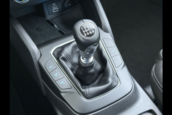 Ford FOCUS Wagon T 125PK Hybride Trekhaak Navi Camera LED Dual-ECC Keyless FordPass-ConnectStoel+Stuur+Voorruitverwarming Apple Carplay Android A DAB Bluetooth Lmv 17" Ecc GSM Draadloos Opladen Led Privacy Glas Isofix Lane Assist Keyless Licht-/regensensor Origineel Nederlandse Auto  € 34.000 nieuw