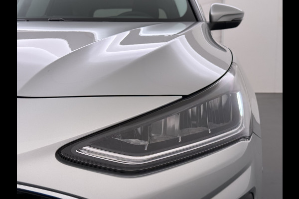 Ford FOCUS Wagon T 125PK Hybride Trekhaak Navi Camera LED Dual-ECC Keyless FordPass-ConnectStoel+Stuur+Voorruitverwarming Apple Carplay Android A DAB Bluetooth Lmv 17" Ecc GSM Draadloos Opladen Led Privacy Glas Isofix Lane Assist Keyless Licht-/regensensor Origineel Nederlandse Auto  € 34.000 nieuw