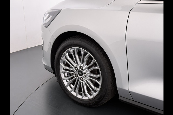 Ford FOCUS Wagon T 125PK Hybride Trekhaak Navi Camera LED Dual-ECC Keyless FordPass-ConnectStoel+Stuur+Voorruitverwarming Apple Carplay Android A DAB Bluetooth Lmv 17" Ecc GSM Draadloos Opladen Led Privacy Glas Isofix Lane Assist Keyless Licht-/regensensor Origineel Nederlandse Auto  € 34.000 nieuw